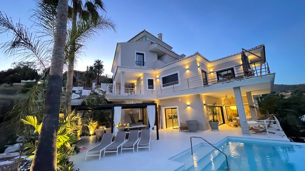 Villa a Marbella, Malaga, Spagna 8 camere da letto, 539 mq. N° 106307