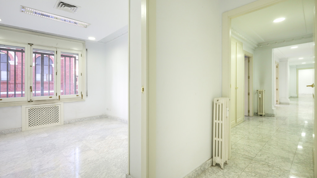 Apartment à Madrid, Espagne 10 chambres, 581 m2 No. 107631
