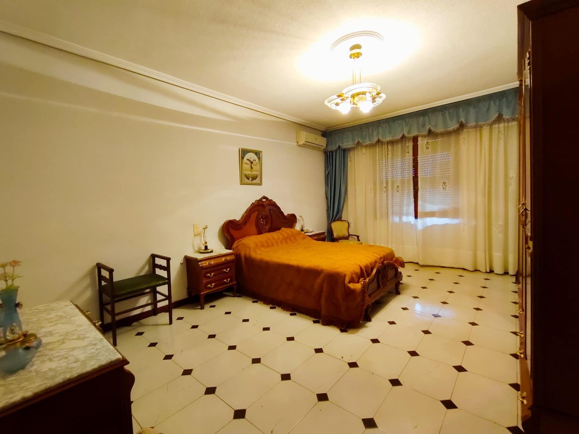 House in Orihuela, Alicante, Spanien 5 Schlafzimmer, 1650 m2 Nr. 93155