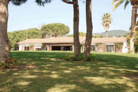 Talo Sant Vicenc De Montalt, Barcelona, Espanja 4 makuuhuonetta, 300 m2 No. 22437