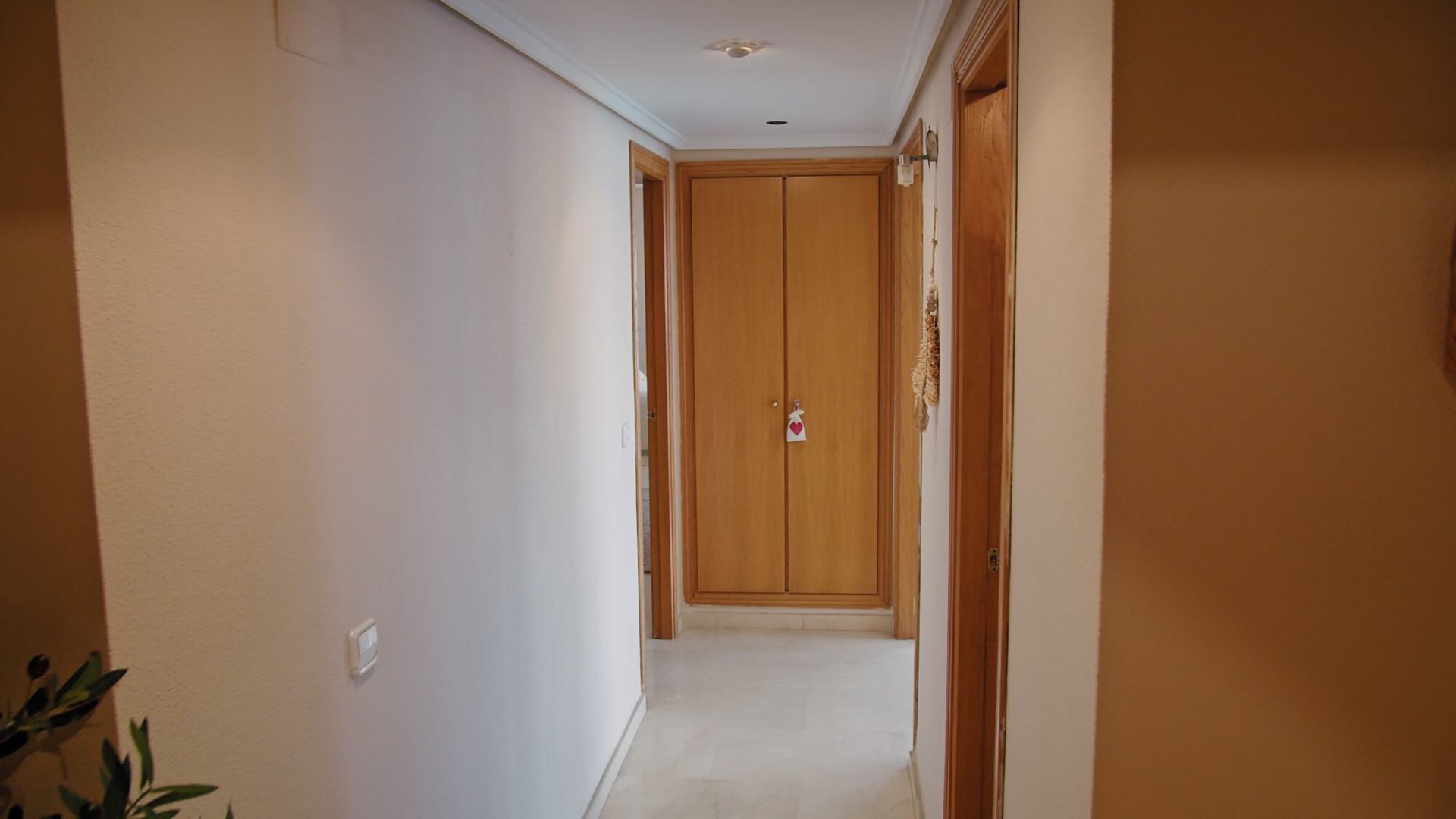 Huoneisto Valencia, Espanja 3 makuuhuonetta, 146 m2 No. 96400