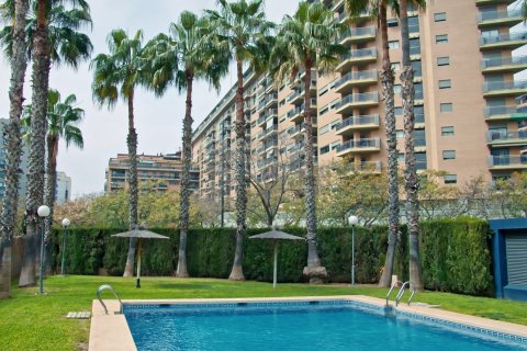Huoneisto Valencia, Espanja 3 makuuhuonetta, 146 m2 No. 96400
