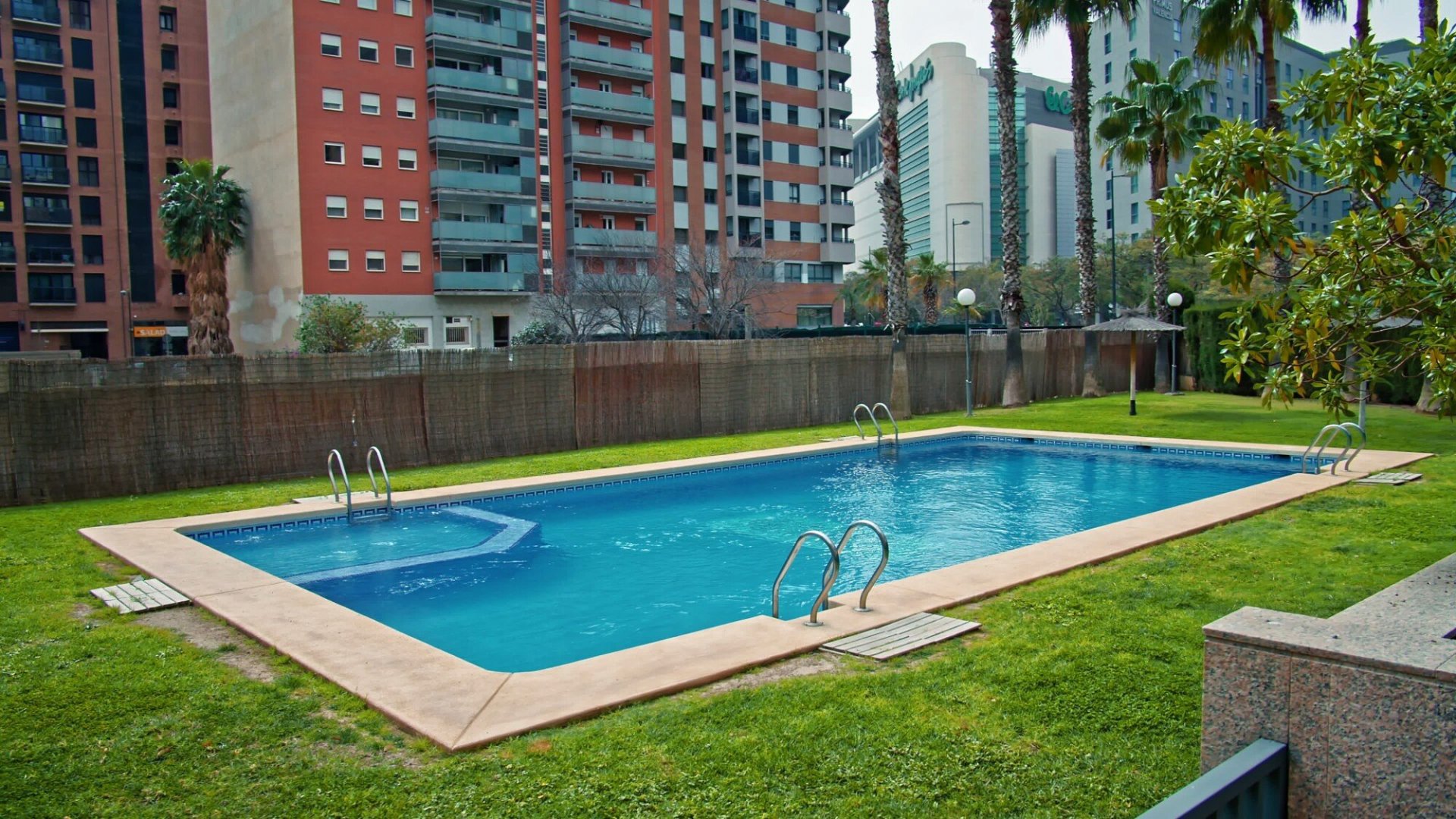 Huoneisto Valencia, Espanja 3 makuuhuonetta, 146 m2 No. 96400