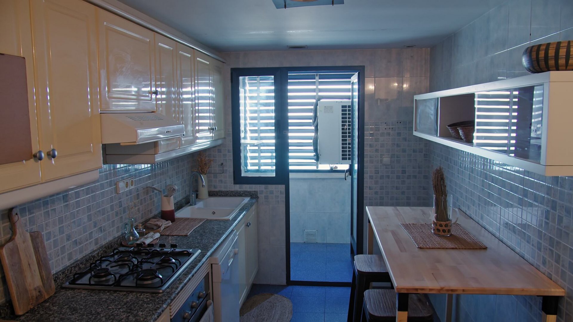 Huoneisto Valencia, Espanja 3 makuuhuonetta, 146 m2 No. 96400