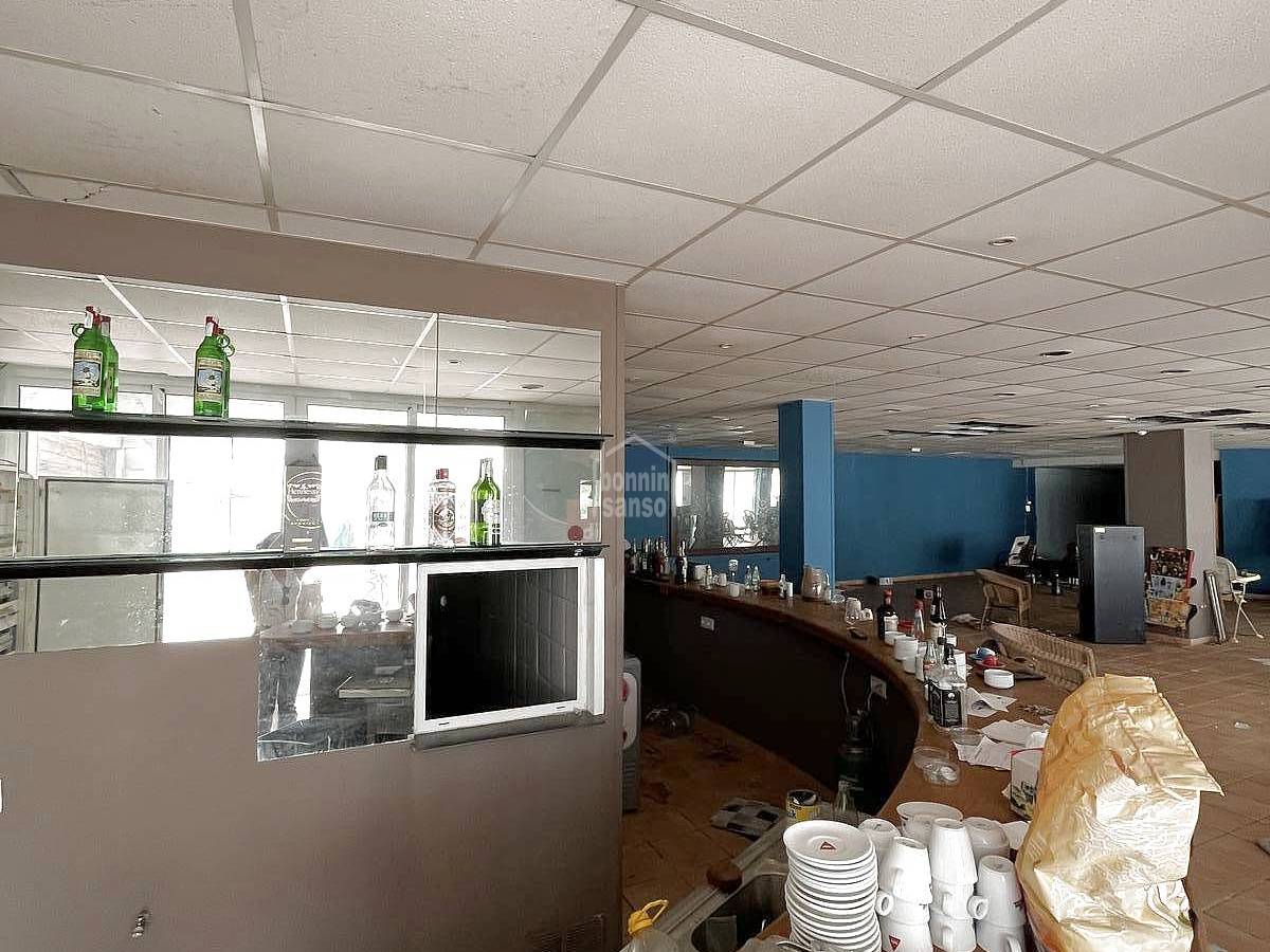 Cafetería / restaurante en Cala'n Bosch, Menorca, España 403 m2 No. 84484