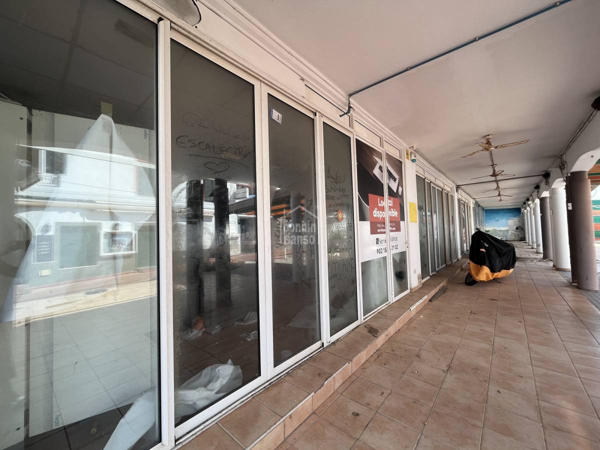 Cafetería / restaurante en Cala'n Bosch, Menorca, España 403 m2 No. 84484