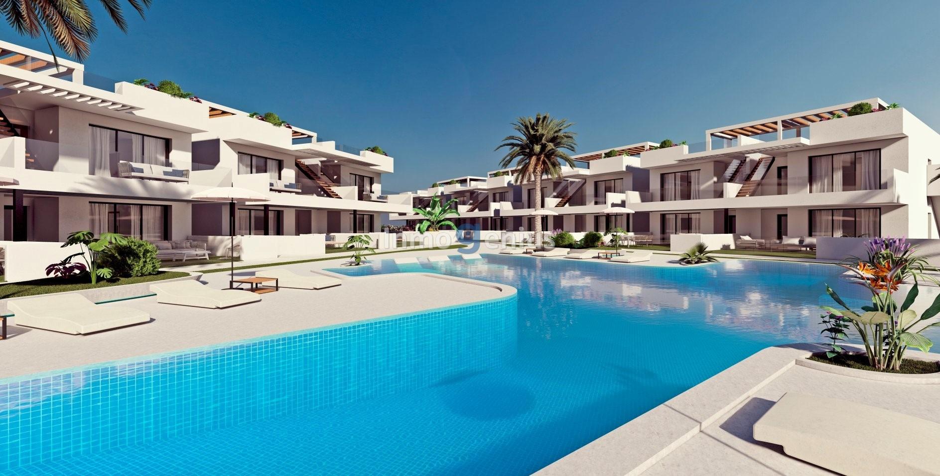 Bungalow in Finestrat, Alicante, Spain 3 bedrooms, 158 sq.m. No. 81567
