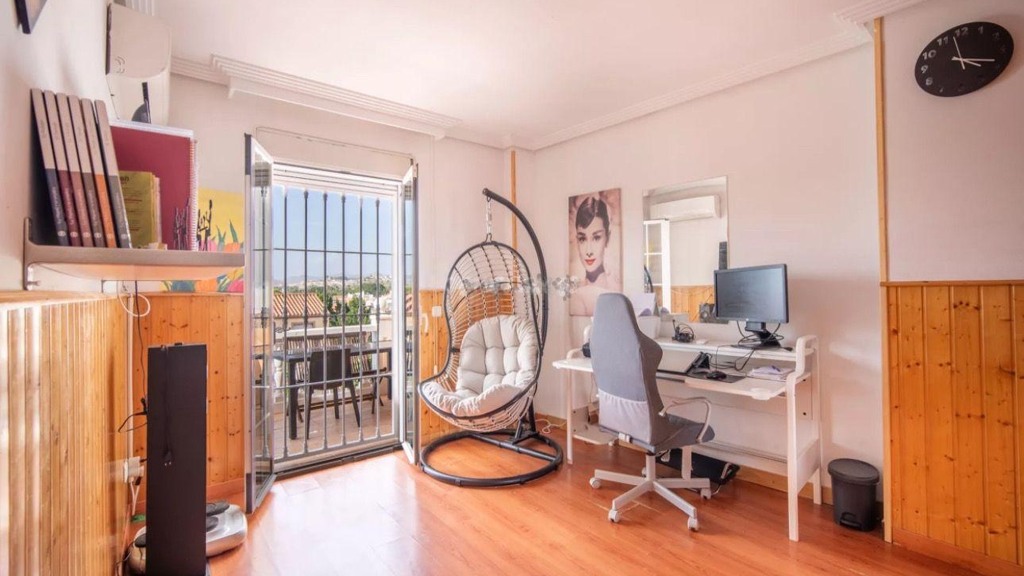 Talo Malaga, Espanja 5 makuuhuonetta, 313 m2 No. 113650