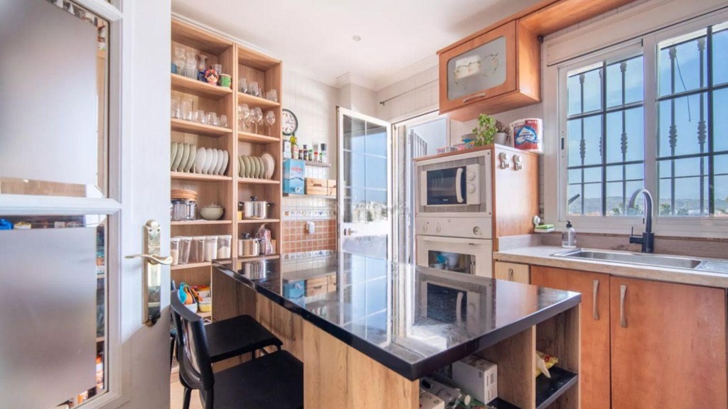 Talo Malaga, Espanja 5 makuuhuonetta, 313 m2 No. 113650
