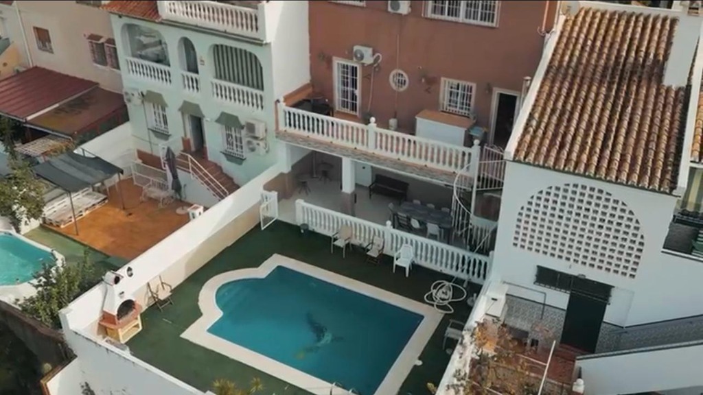 Talo Malaga, Espanja 5 makuuhuonetta, 313 m2 No. 113650