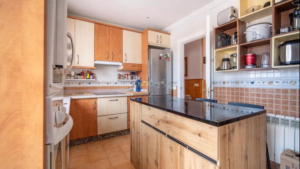Talo Malaga, Espanja 5 makuuhuonetta, 313 m2 No. 113650