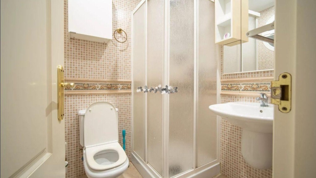 Talo Malaga, Espanja 5 makuuhuonetta, 313 m2 No. 113650
