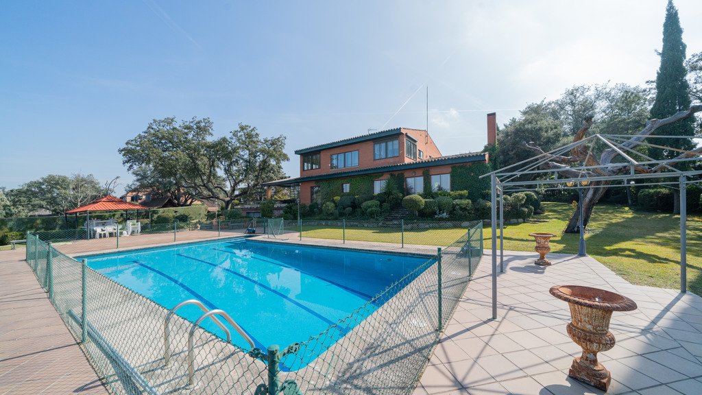 Villa à Madrid, Espagne 6 chambres, 653 m2 No. 107813