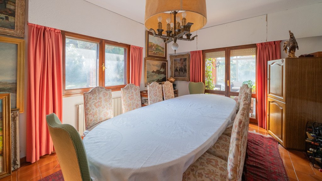 Villa à Madrid, Espagne 6 chambres, 653 m2 No. 107813