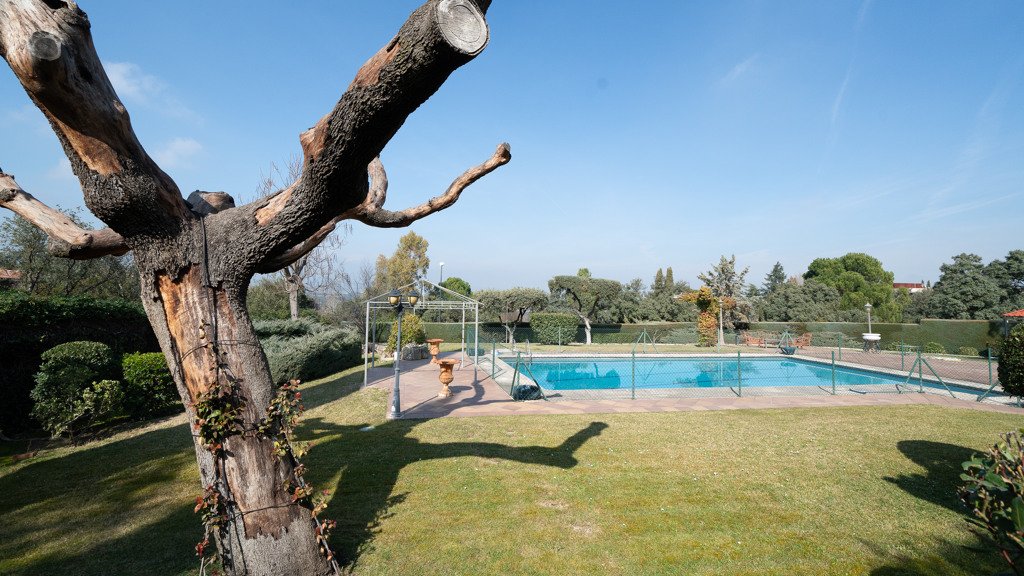 Villa à Madrid, Espagne 6 chambres, 653 m2 No. 107813