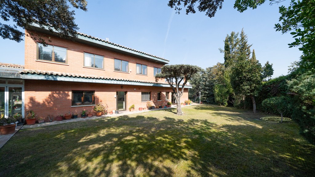 Villa à Madrid, Espagne 6 chambres, 653 m2 No. 107813