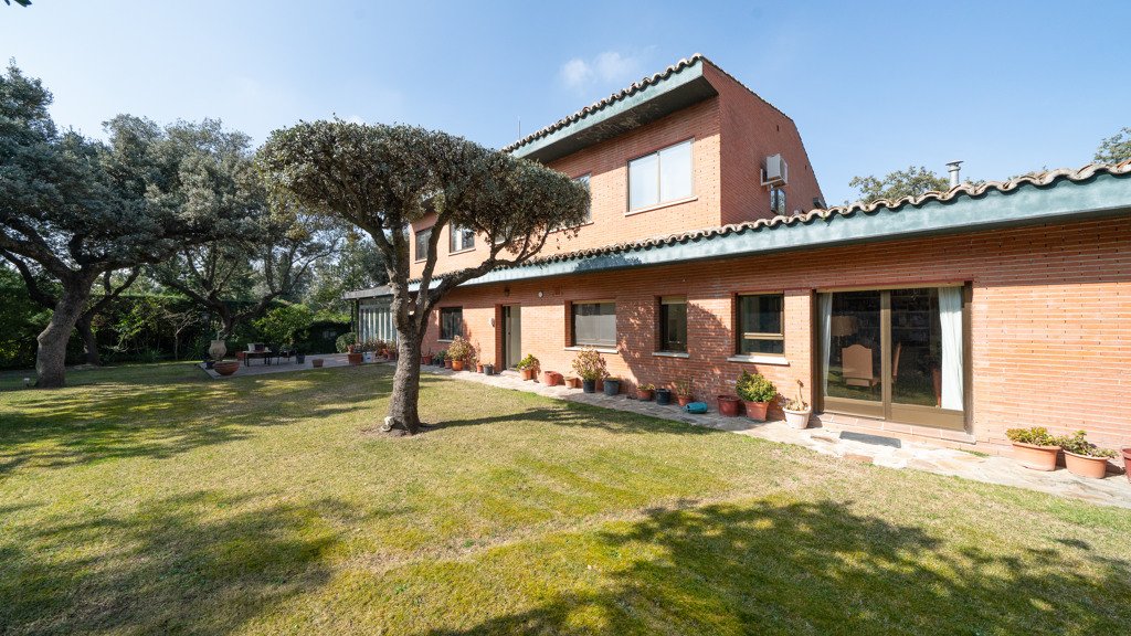 Villa à Madrid, Espagne 6 chambres, 653 m2 No. 107813