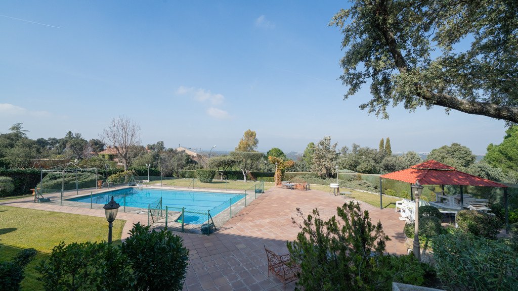 Villa à Madrid, Espagne 6 chambres, 653 m2 No. 107813