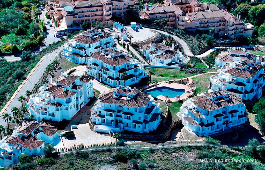Квартира в Нуэва Андалусия, Малага, Испания 2 спальни, 104м2 №105069