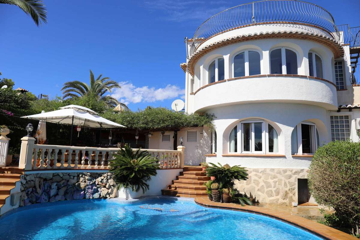 Villa in Javea, Alicante, Spain 5 bedrooms, 410 sq.m. No. 118031