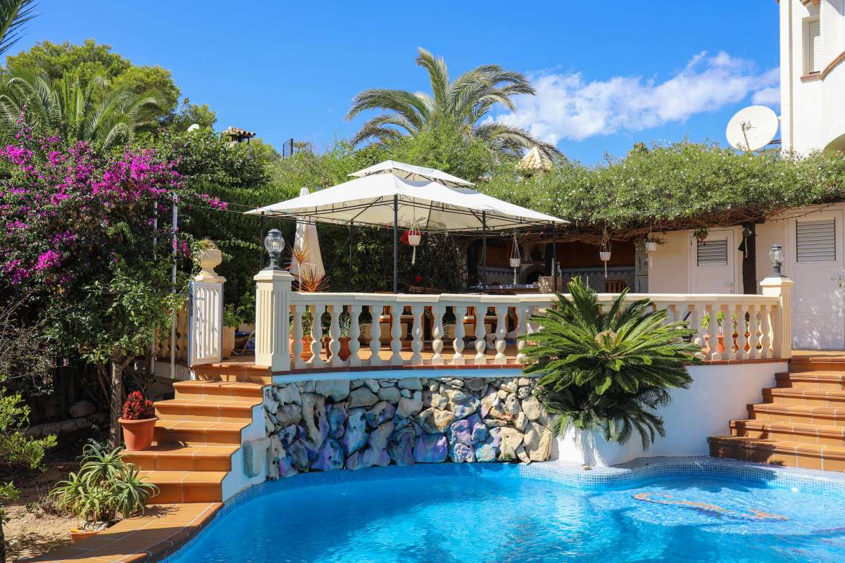 Villa in Javea, Alicante, Spain 5 bedrooms, 410 sq.m. No. 118031
