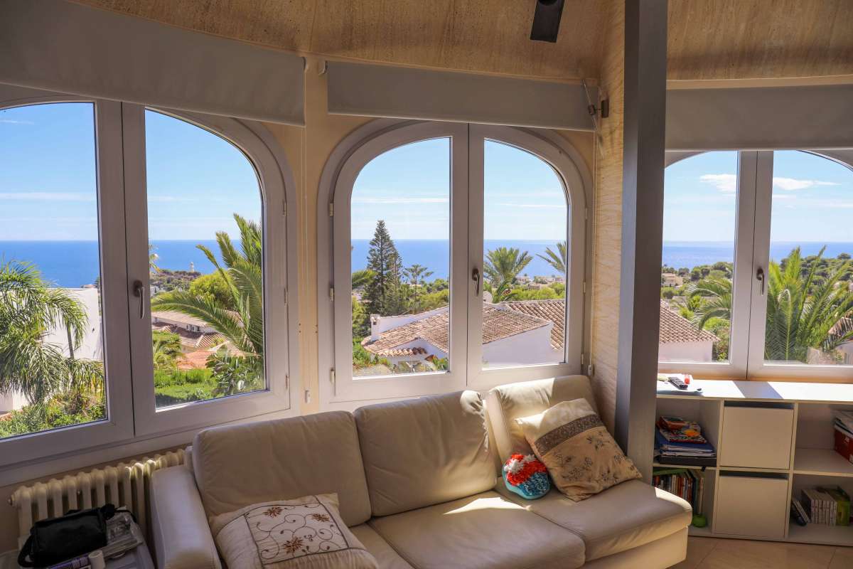 Villa in Javea, Alicante, Spain 5 bedrooms, 410 sq.m. No. 118031