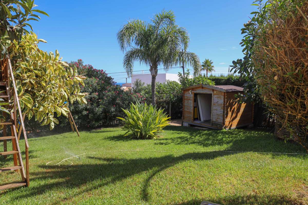 Villa in Javea, Alicante, Spain 5 bedrooms, 410 sq.m. No. 118031