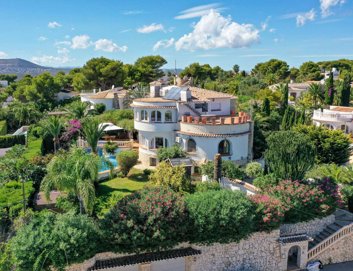 Villa in Javea, Alicante, Spain 5 bedrooms, 410 sq.m. No. 118031