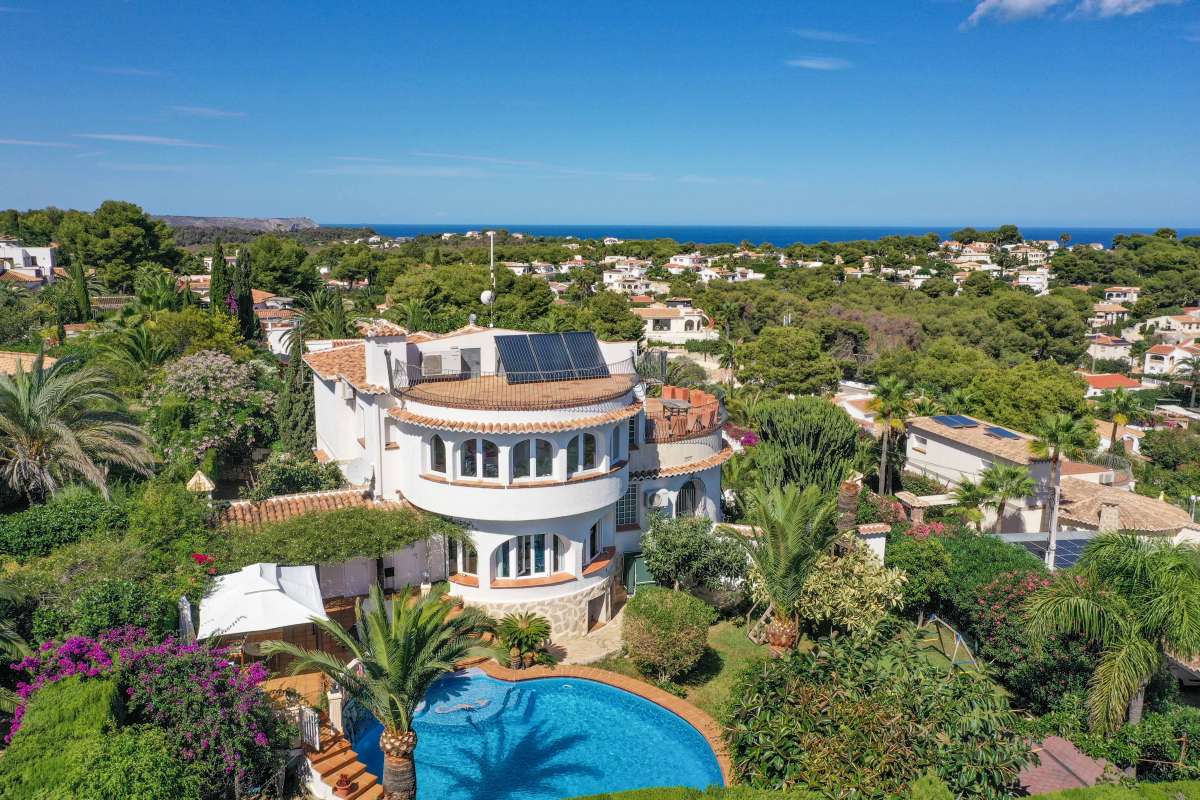 Villa in Javea, Alicante, Spain 5 bedrooms, 410 sq.m. No. 118031