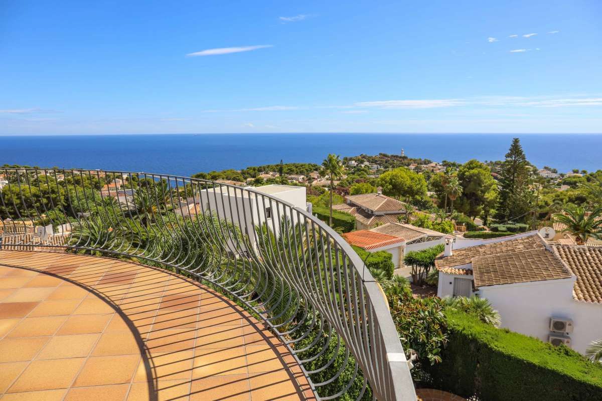 Villa in Javea, Alicante, Spain 5 bedrooms, 410 sq.m. No. 118031