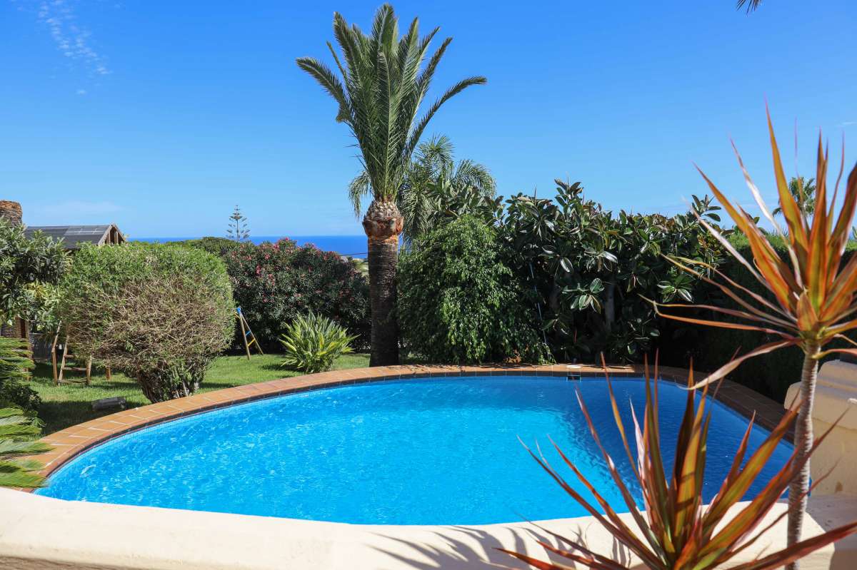 Villa in Javea, Alicante, Spain 5 bedrooms, 410 sq.m. No. 118031