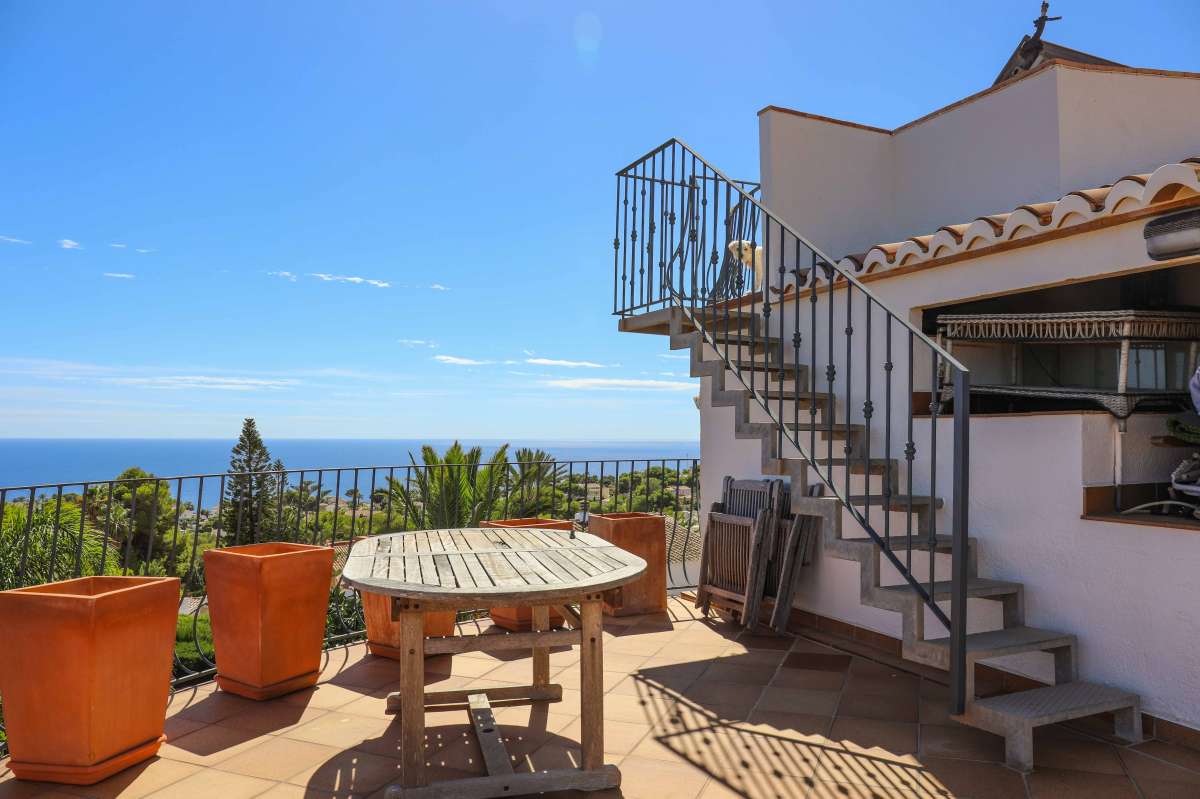 Villa in Javea, Alicante, Spain 5 bedrooms, 410 sq.m. No. 118031