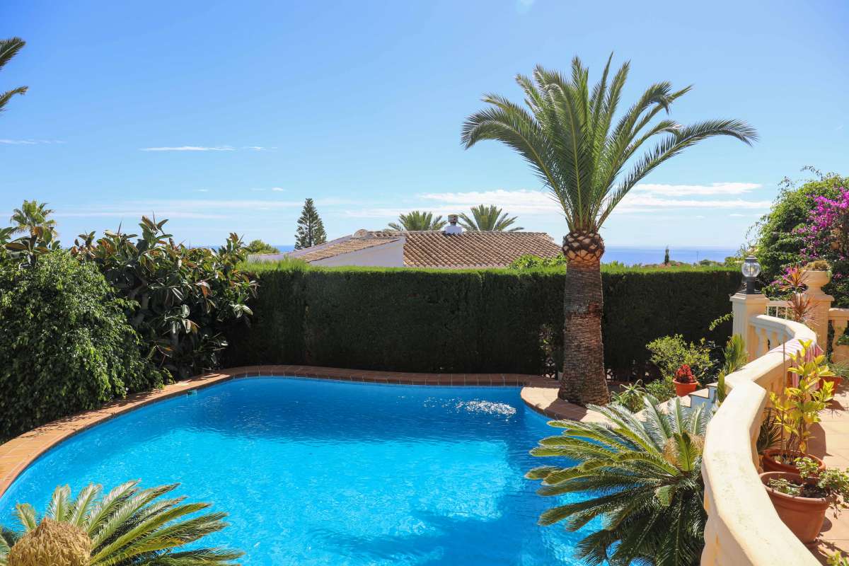 Villa in Javea, Alicante, Spain 5 bedrooms, 410 sq.m. No. 118031