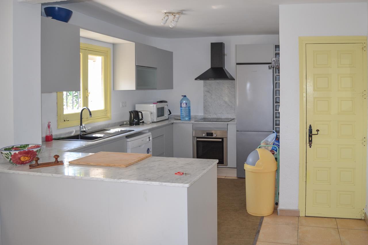 Villa in Pedreguer, Alicante, Spain 6 bedrooms, 288 sq.m. No. 116338