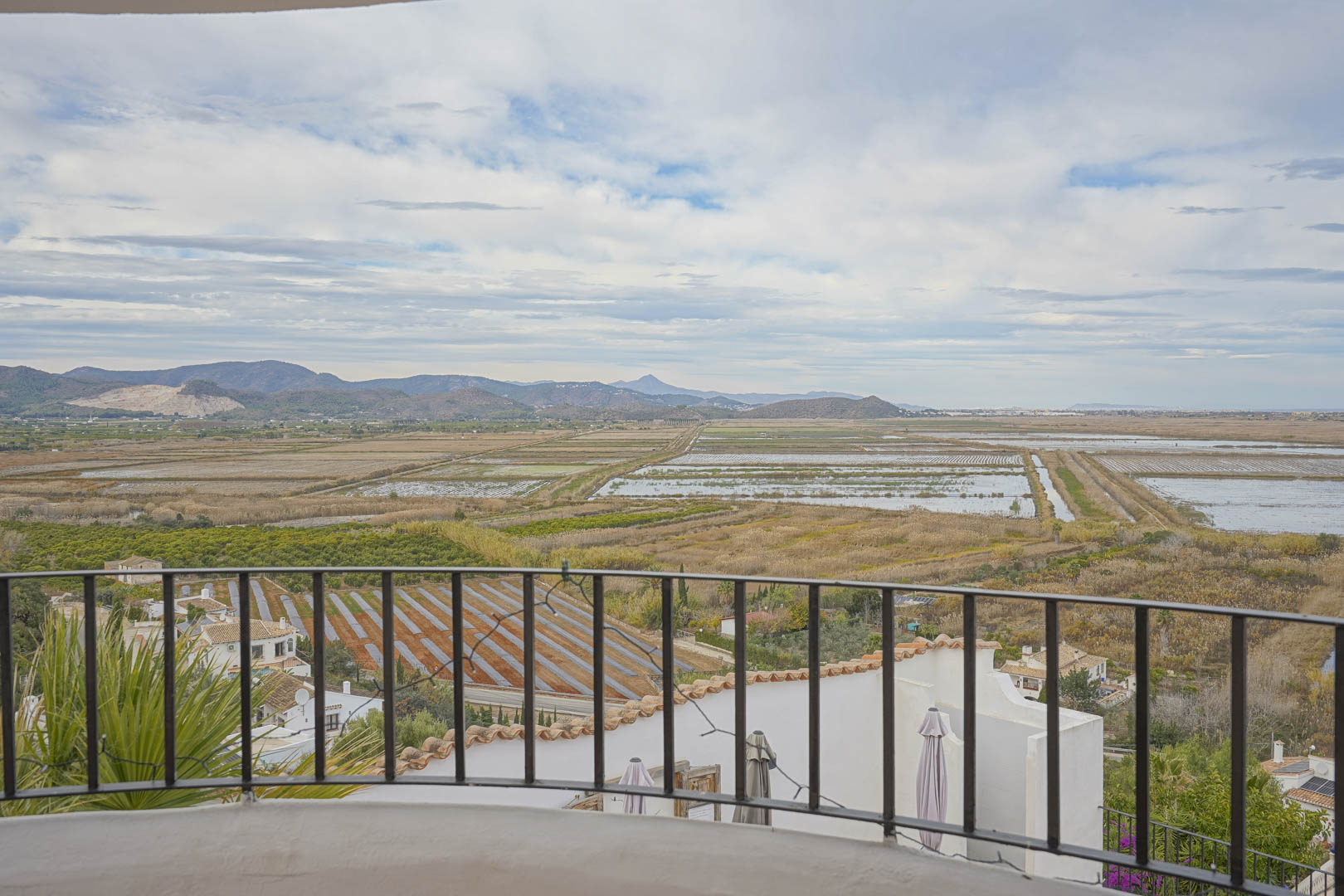 Villa in Pego, Alicante, Spain 5 bedrooms, 307 sq.m. No. 93137