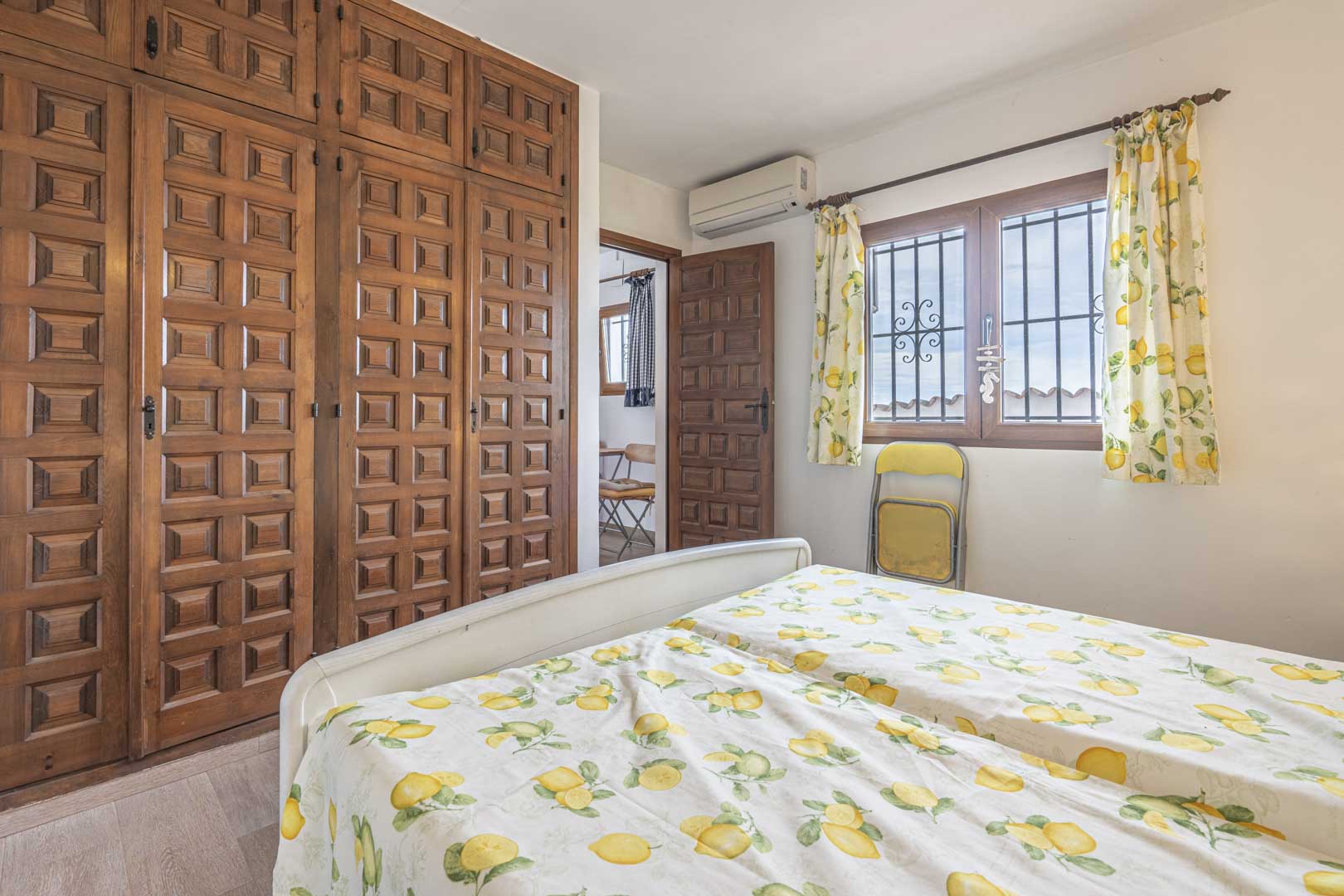 Villa in Pego, Alicante, Spain 5 bedrooms, 307 sq.m. No. 93137