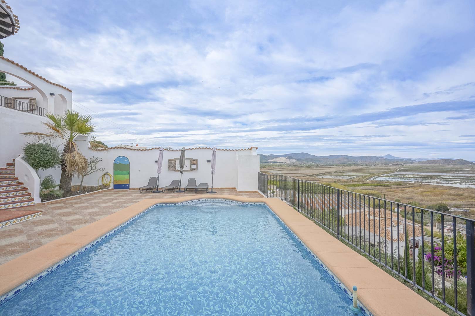 Villa in Pego, Alicante, Spain 5 bedrooms, 307 sq.m. No. 93137