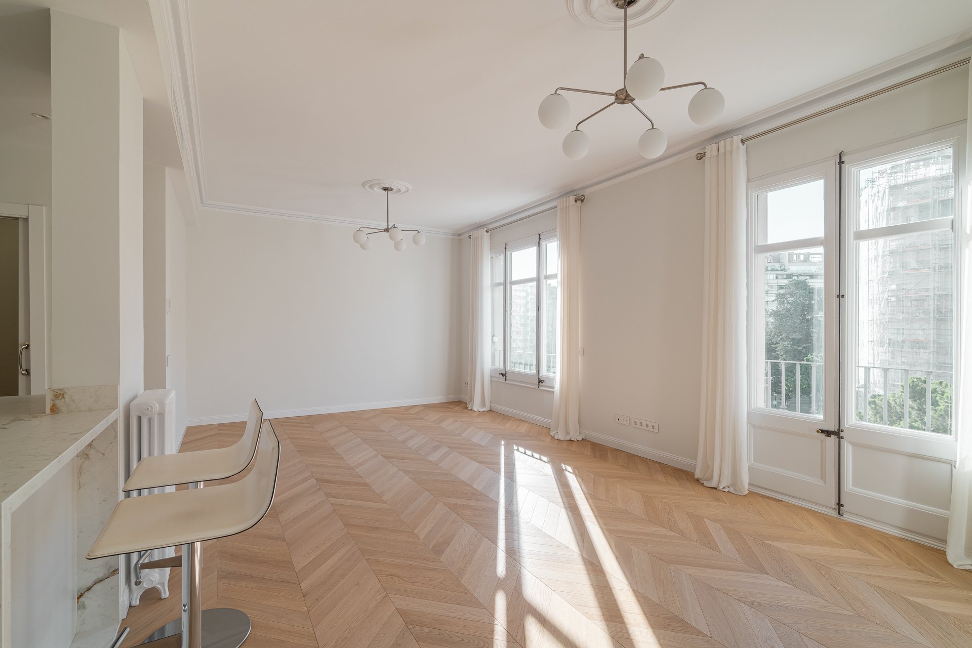 Квартира в Л'Эшампле, Барселона, Испания 4 спальни, 140м2 №93260