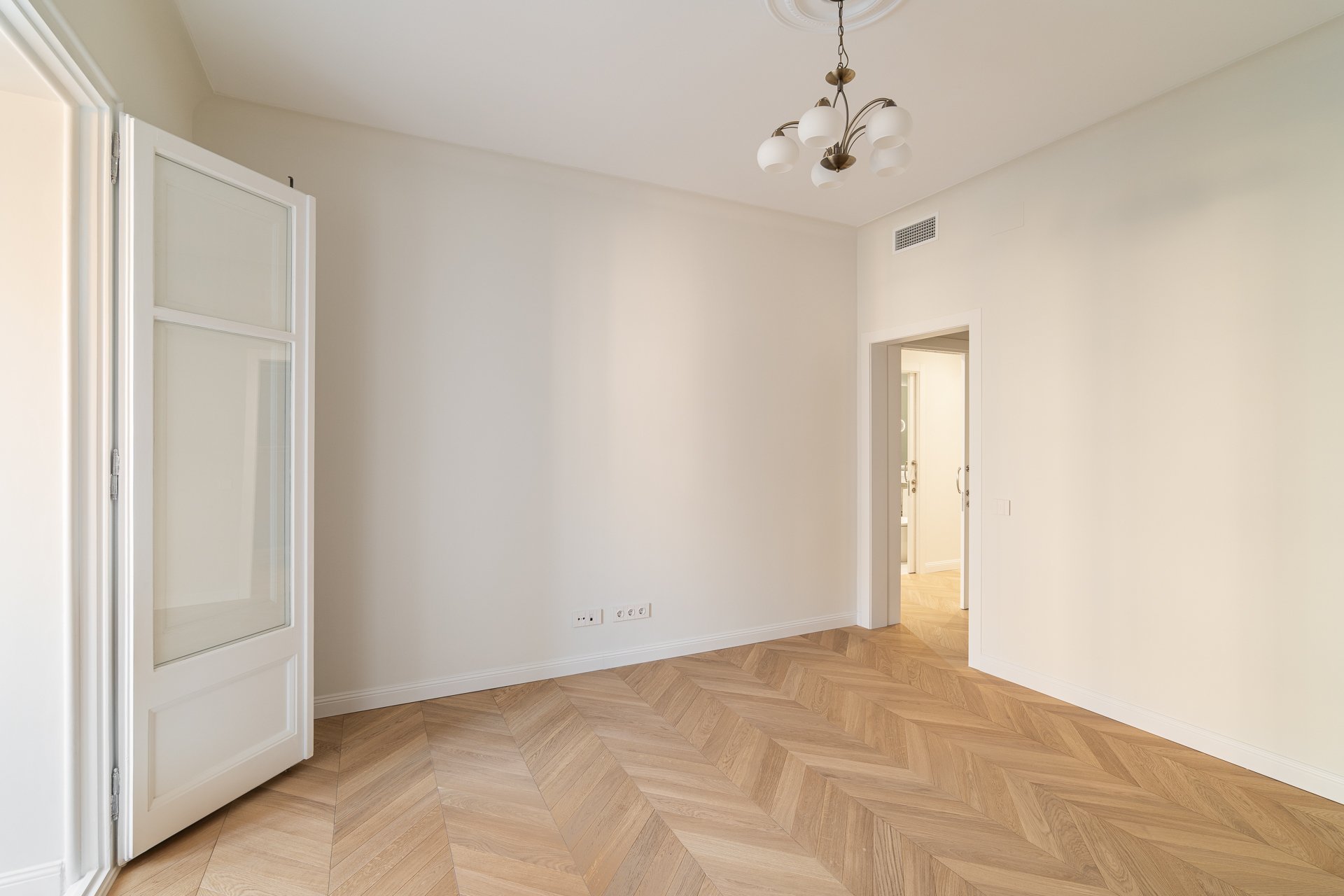 Квартира в Л'Эшампле, Барселона, Испания 4 спальни, 140м2 №93260