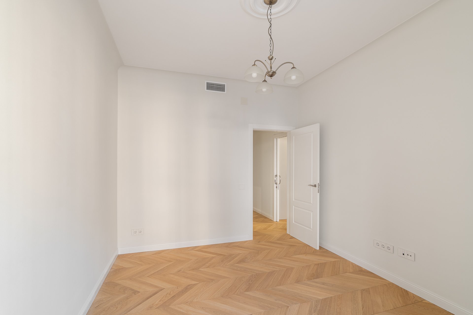 Квартира в Л'Эшампле, Барселона, Испания 4 спальни, 140м2 №93260