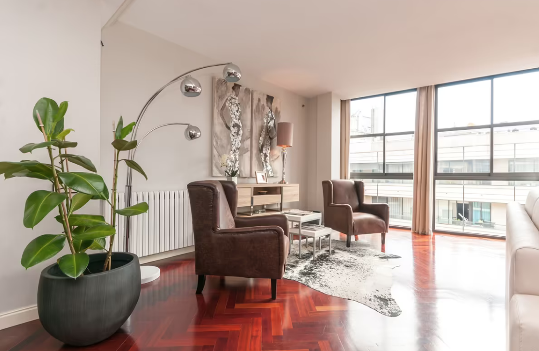 Apartment in L'Eixample, Barcelona, Spain 6 bedrooms, 275 sq.m. No. 40904