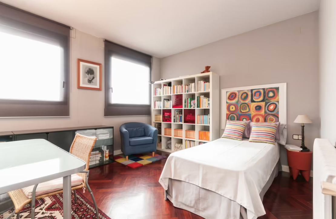 Apartment in L'Eixample, Barcelona, Spain 6 bedrooms, 275 sq.m. No. 40904