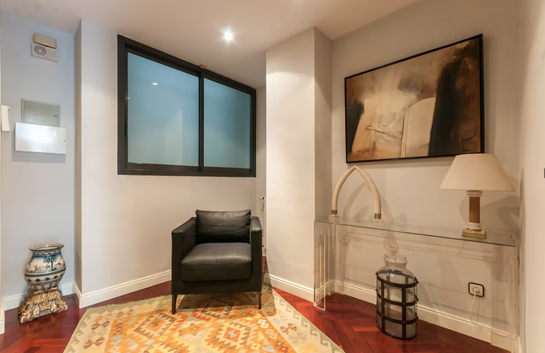 Apartment in L'Eixample, Barcelona, Spain 6 bedrooms, 275 sq.m. No. 40904