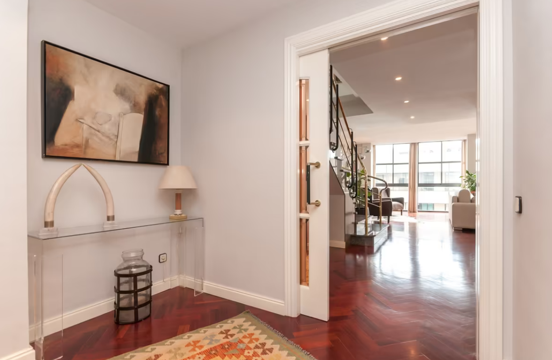 Apartment in L'Eixample, Barcelona, Spain 6 bedrooms, 275 sq.m. No. 40904