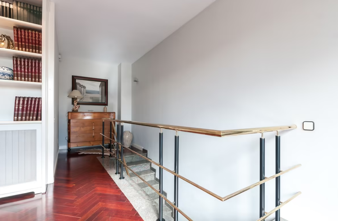 Apartment in L'Eixample, Barcelona, Spain 6 bedrooms, 275 sq.m. No. 40904