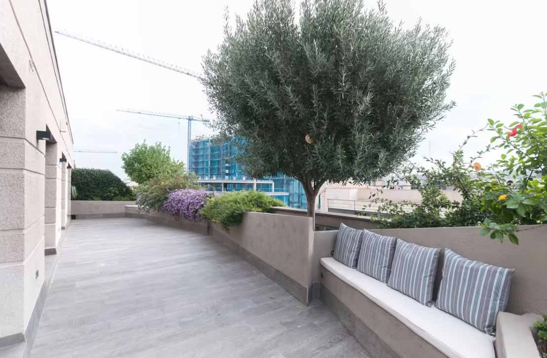 Apartment in L'Eixample, Barcelona, Spain 6 bedrooms, 275 sq.m. No. 40904