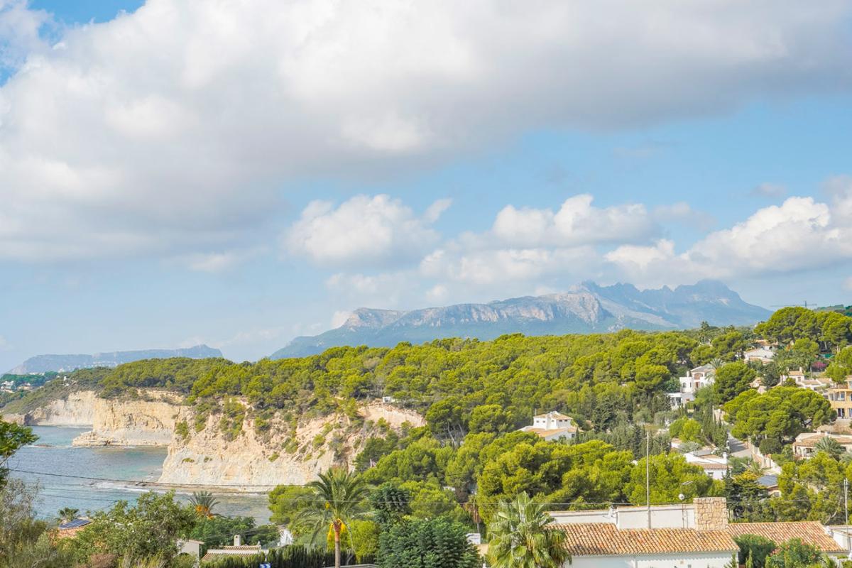 Villa in Benissa, Alicante, Spain 4 bedrooms, 383 sq.m. No. 82249