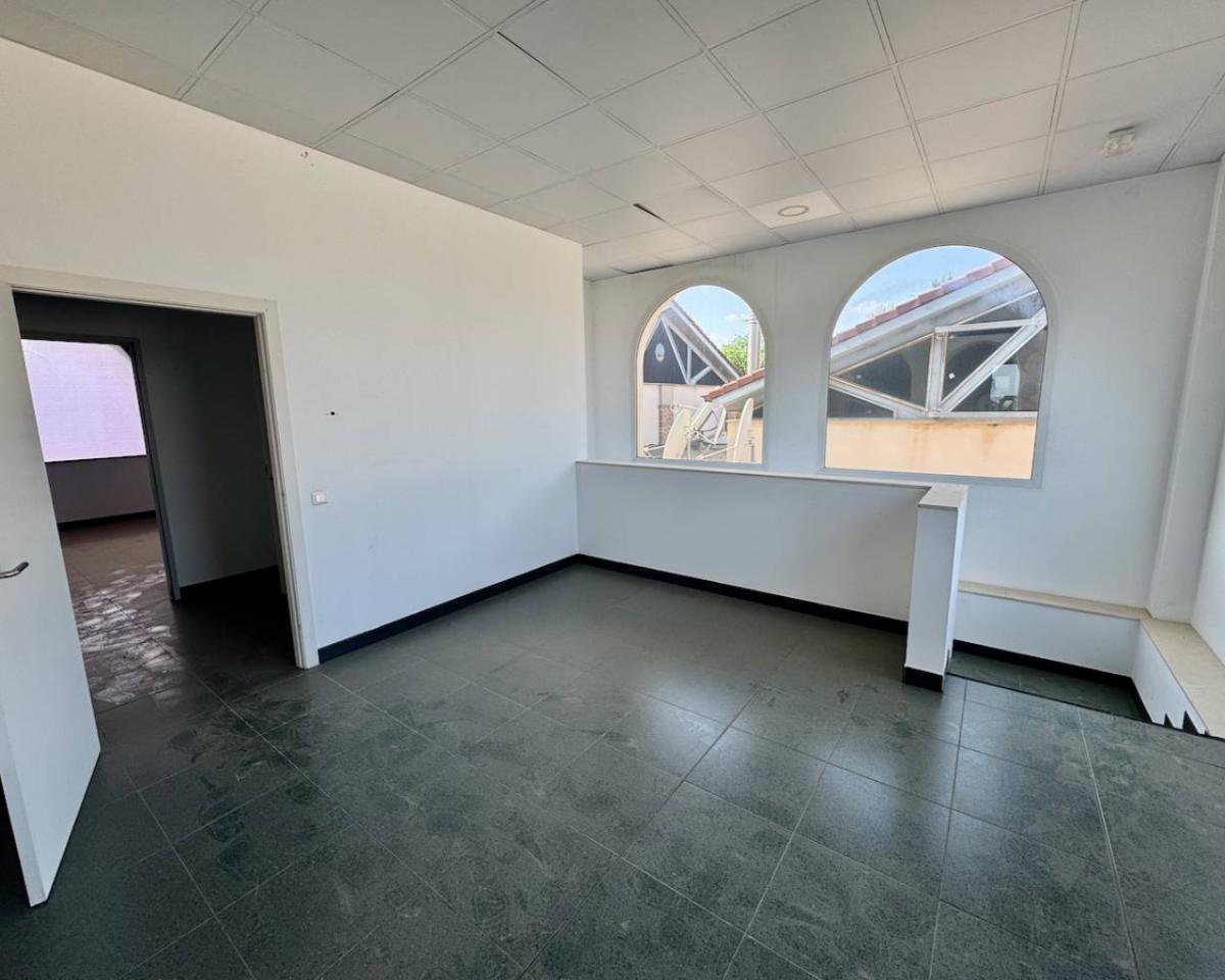 Commercial property in Algorfa, Alicante, Spain 245 sq.m. No. 112938