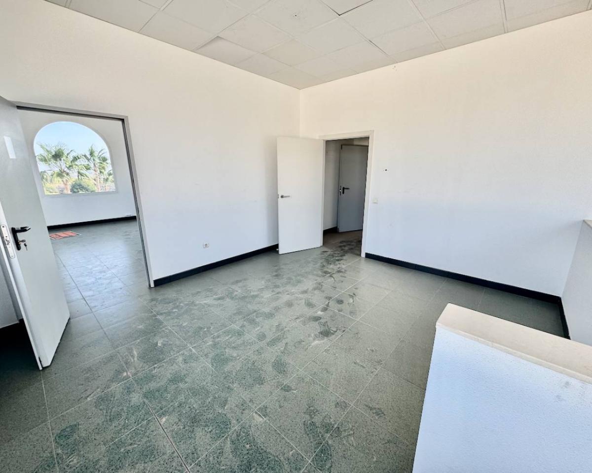 Commercial property in Algorfa, Alicante, Spain 245 sq.m. No. 112938