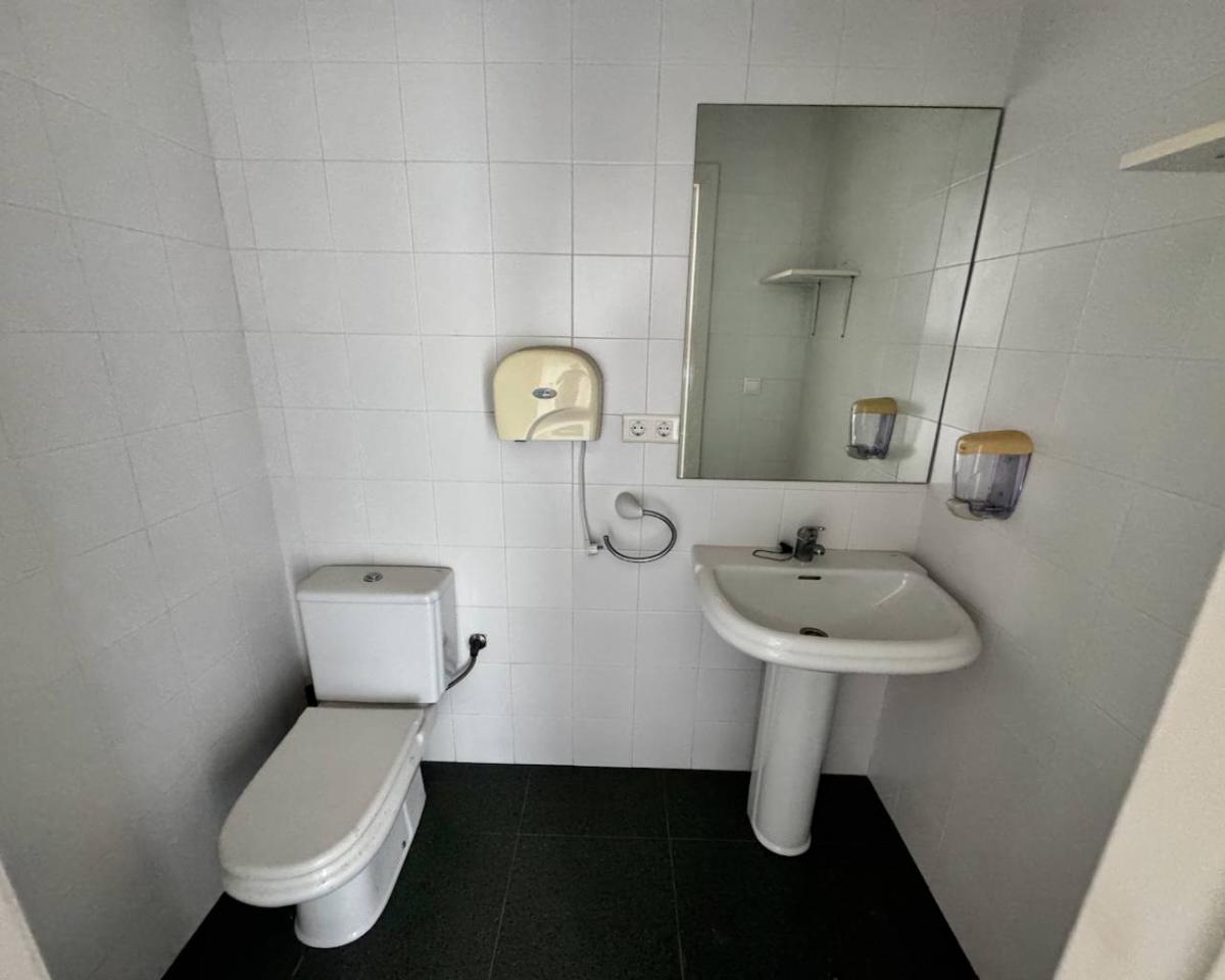 Commercial property in Algorfa, Alicante, Spain 245 sq.m. No. 112938